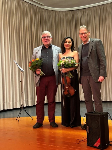 v. links: Dr. Stefan Bender, 1. Vorsitzender des Fördervereins, Violinistin Naira Arzumanian und Reinhard Siekmann.